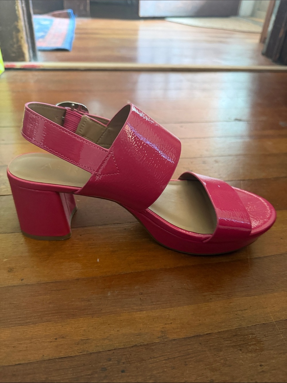 Women’s Hot Pink Patent Block Heel Sandal Aerosoles